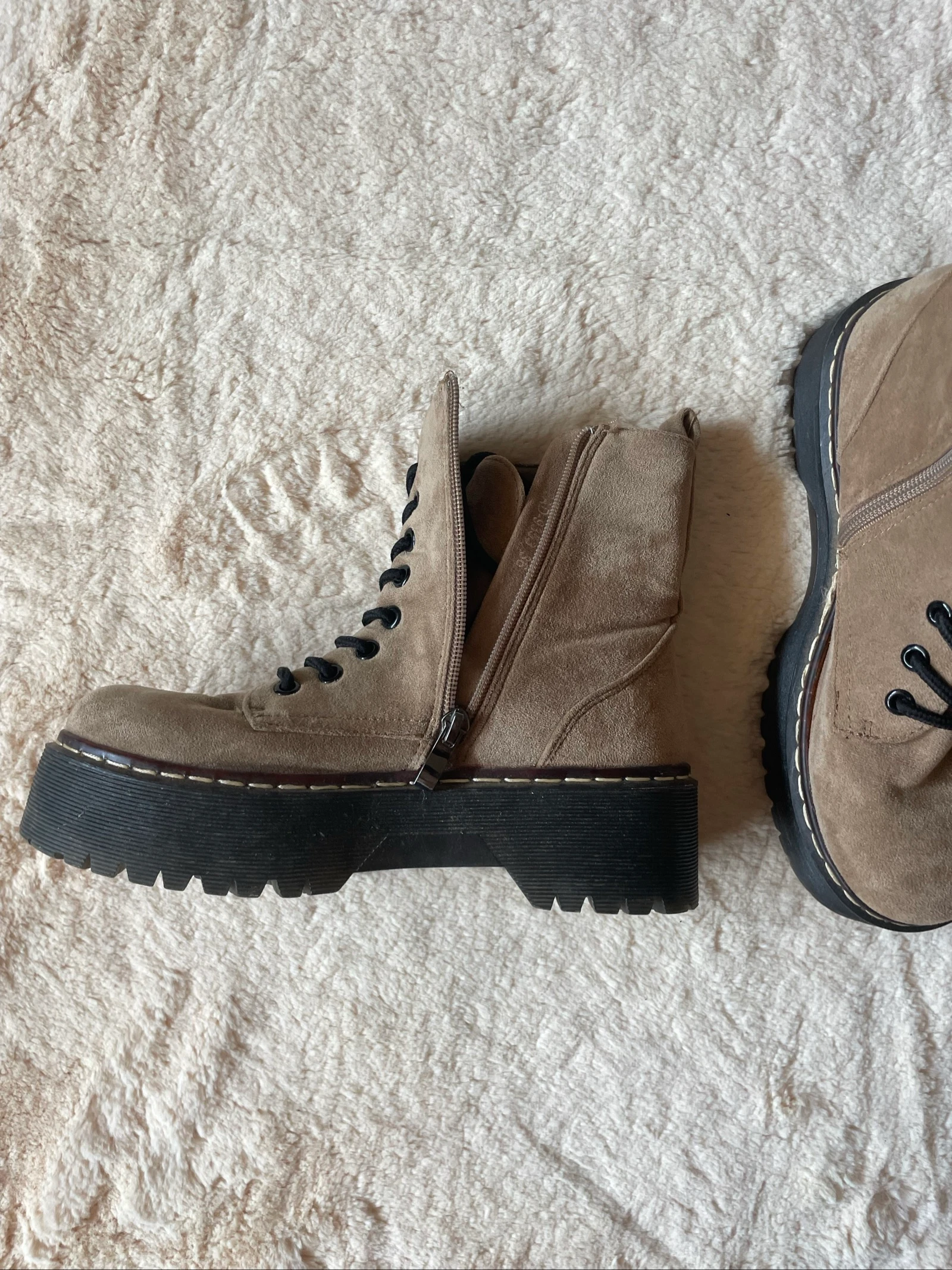 Bottines militaires en daim beige taille 36 – photo 4